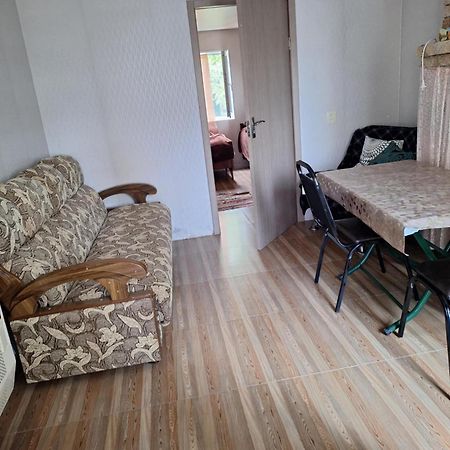 Lux-2-Or-1- Persons Irodion Evdoshvili Street #15 كوتايسي المظهر الخارجي الصورة